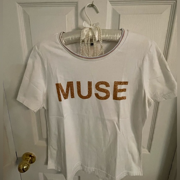 🤍Soulmates White Tee with Gold 'MUSE' - Picture 5 of 5